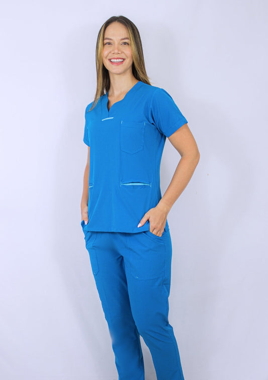 Uniforme Amelie Azul celeste ÚLTIMOS TALLA M y L