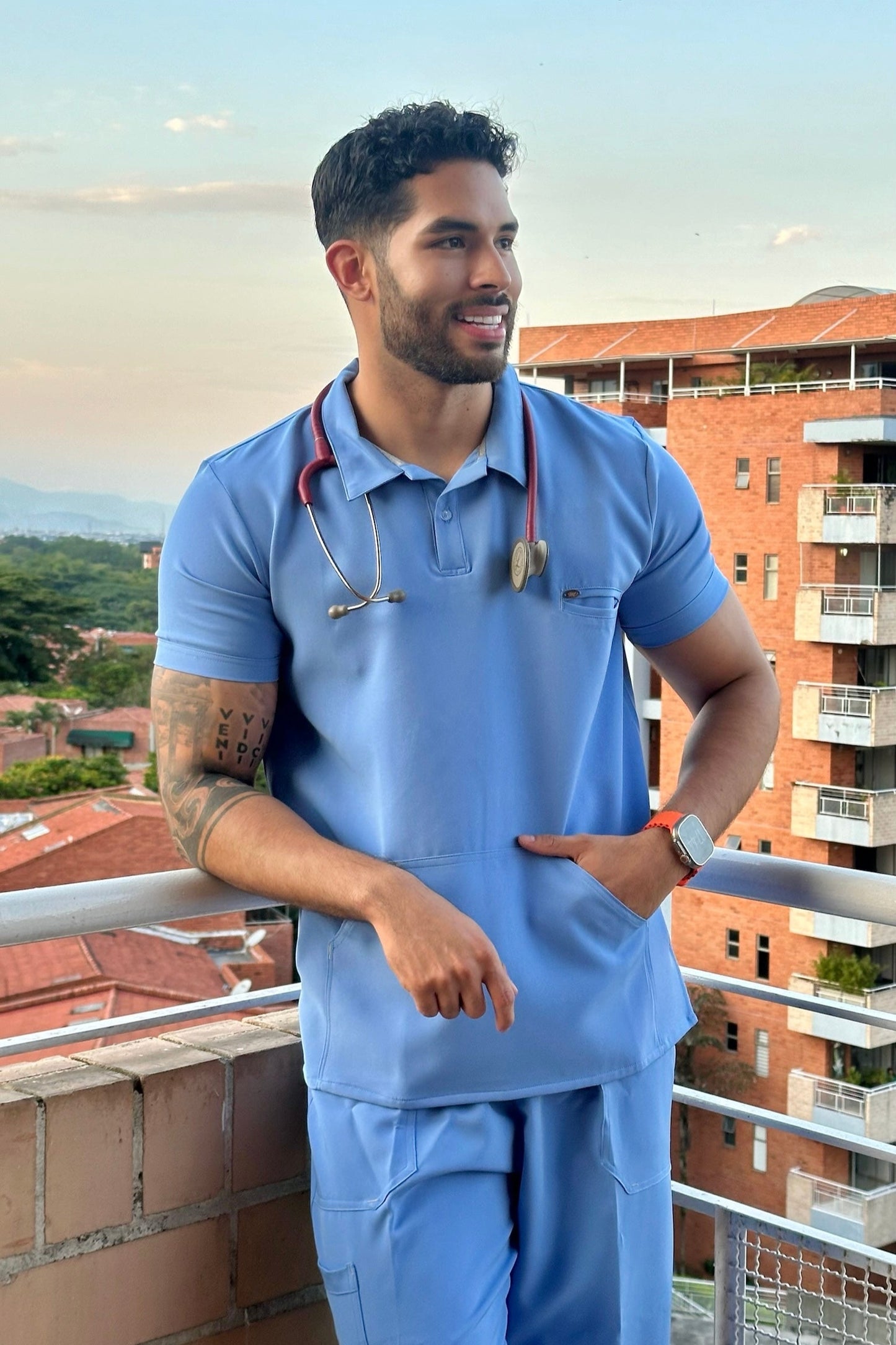 Uniforme Louis azul claro