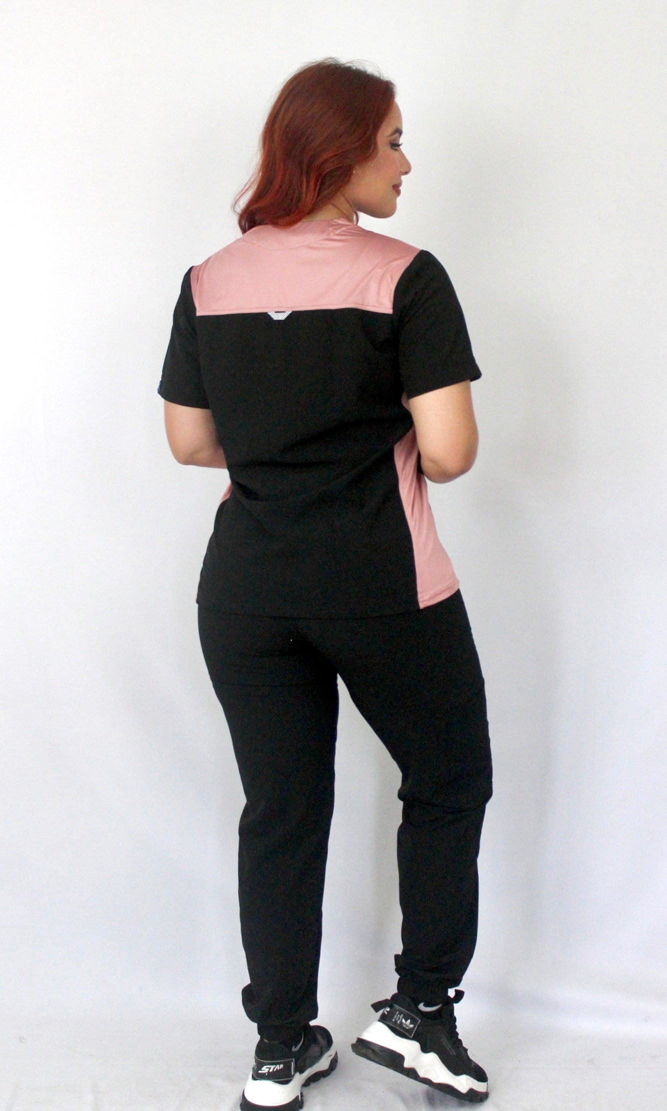 Uniforme Dama New Classic Negro + palo de rosa