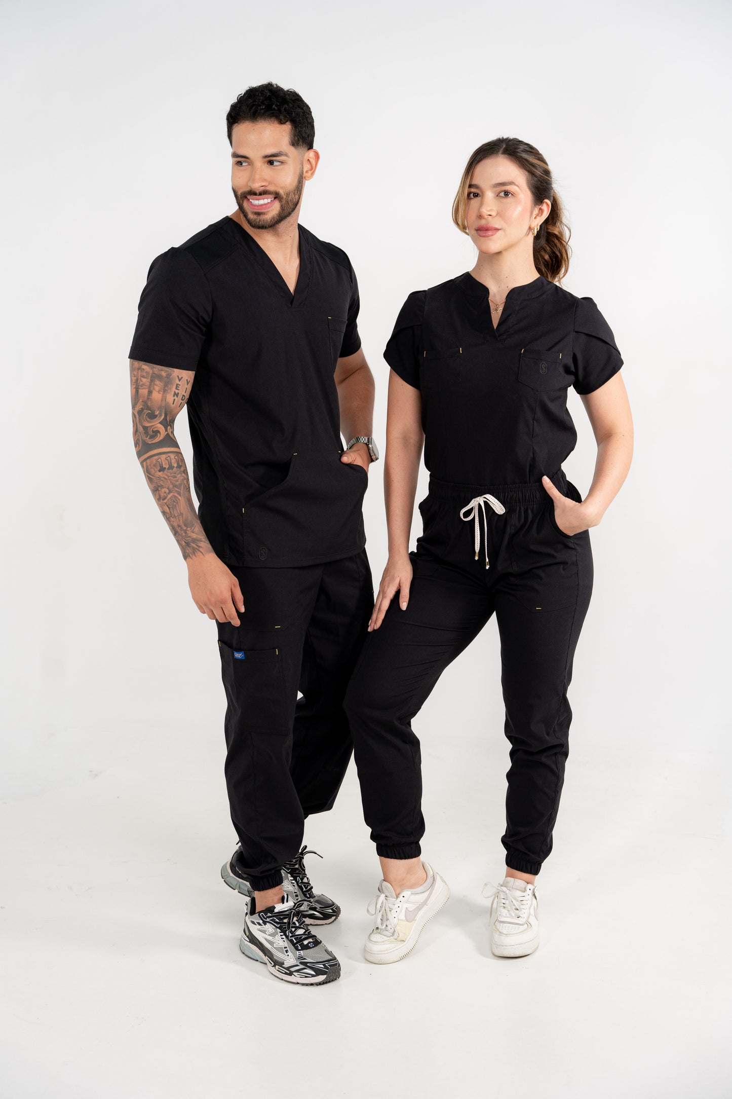 Uniforme New Classic Negro - Tela Algodón Antifluido