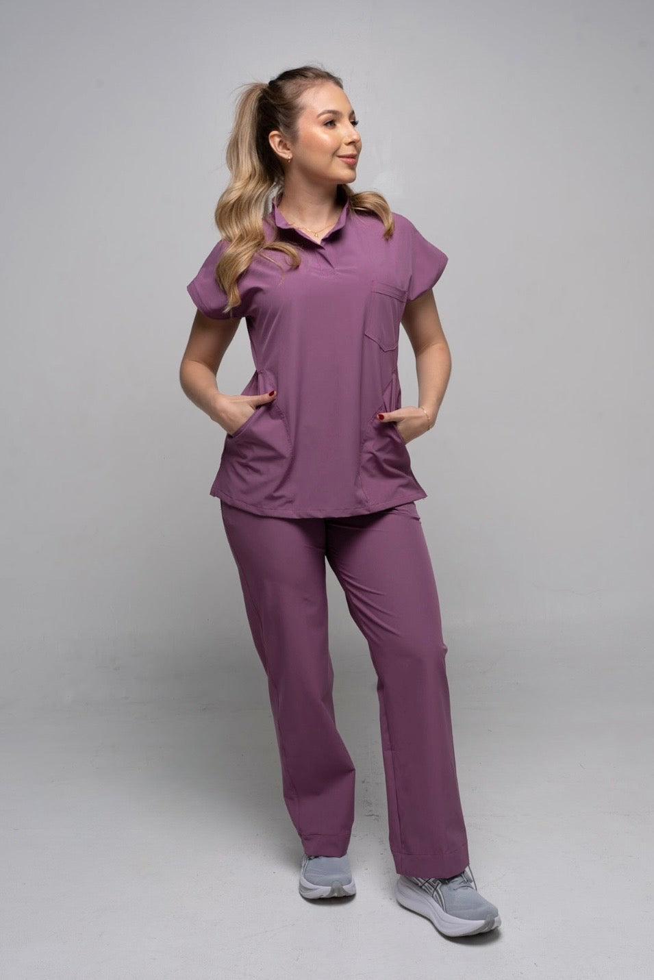Uniforme Aline Mora pastel